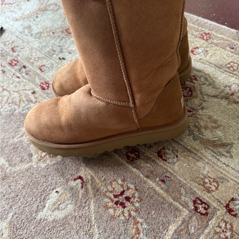 UGG Classic Brown Boots - Picture 4 of 5